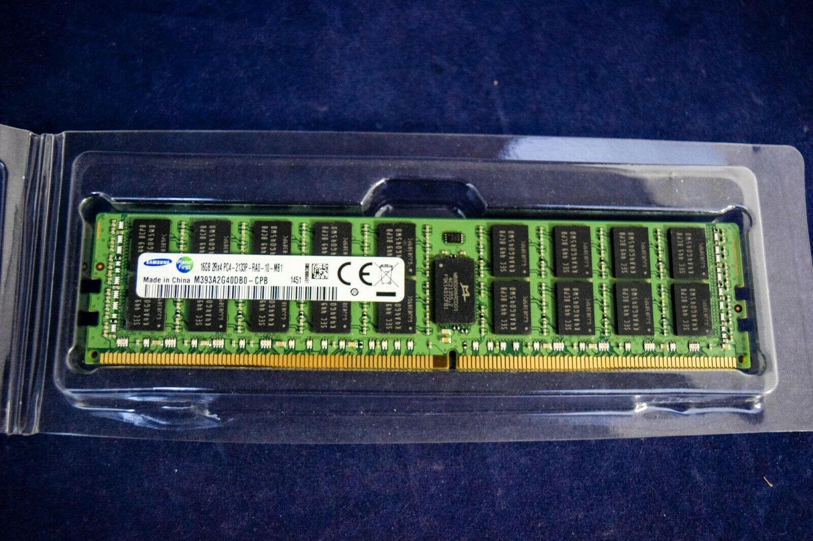 M393A2G40DB0-CPB SAMSUNG 16GB (1X16GB) 2RX4 PC4-2133P DDR4 Server Memory