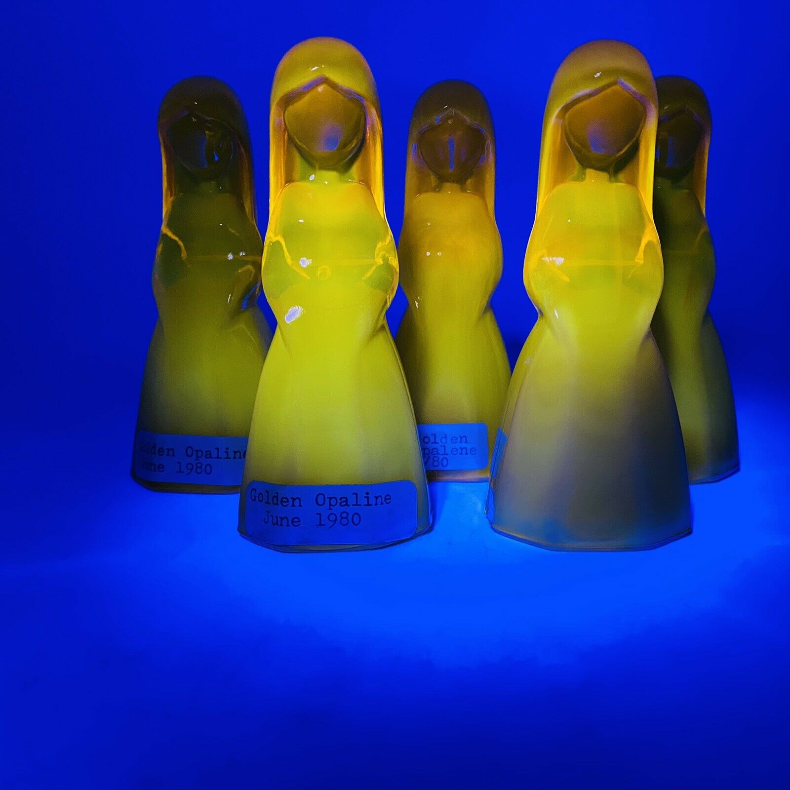 Glowing Group Of 5 Jenny Glass Dolls Mosser Golden Opaline Slag Uranium Uv Glow