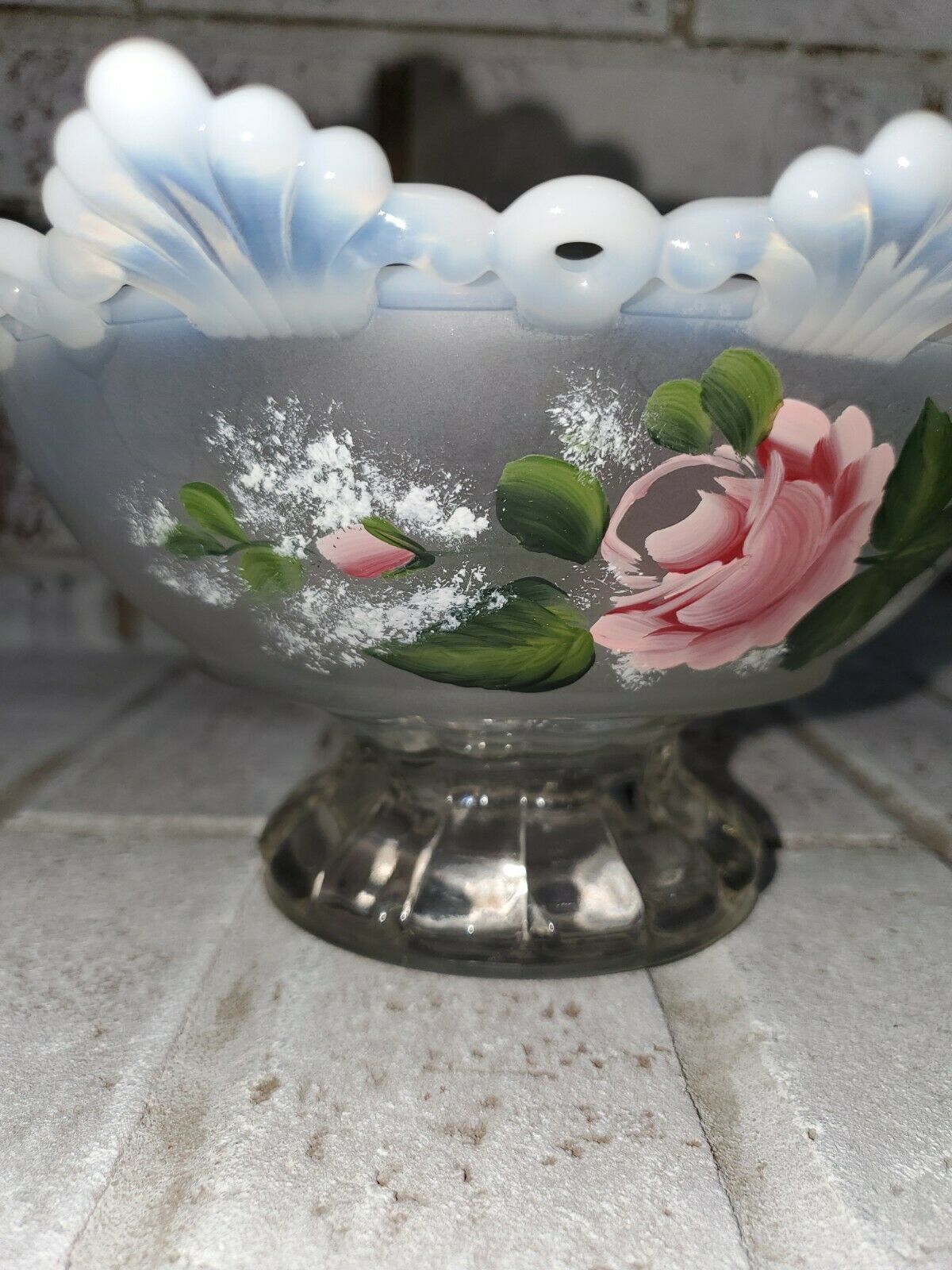 Mosser Handpainted Closed Scallop With Lace Rim Opalescent Bowl Stamped