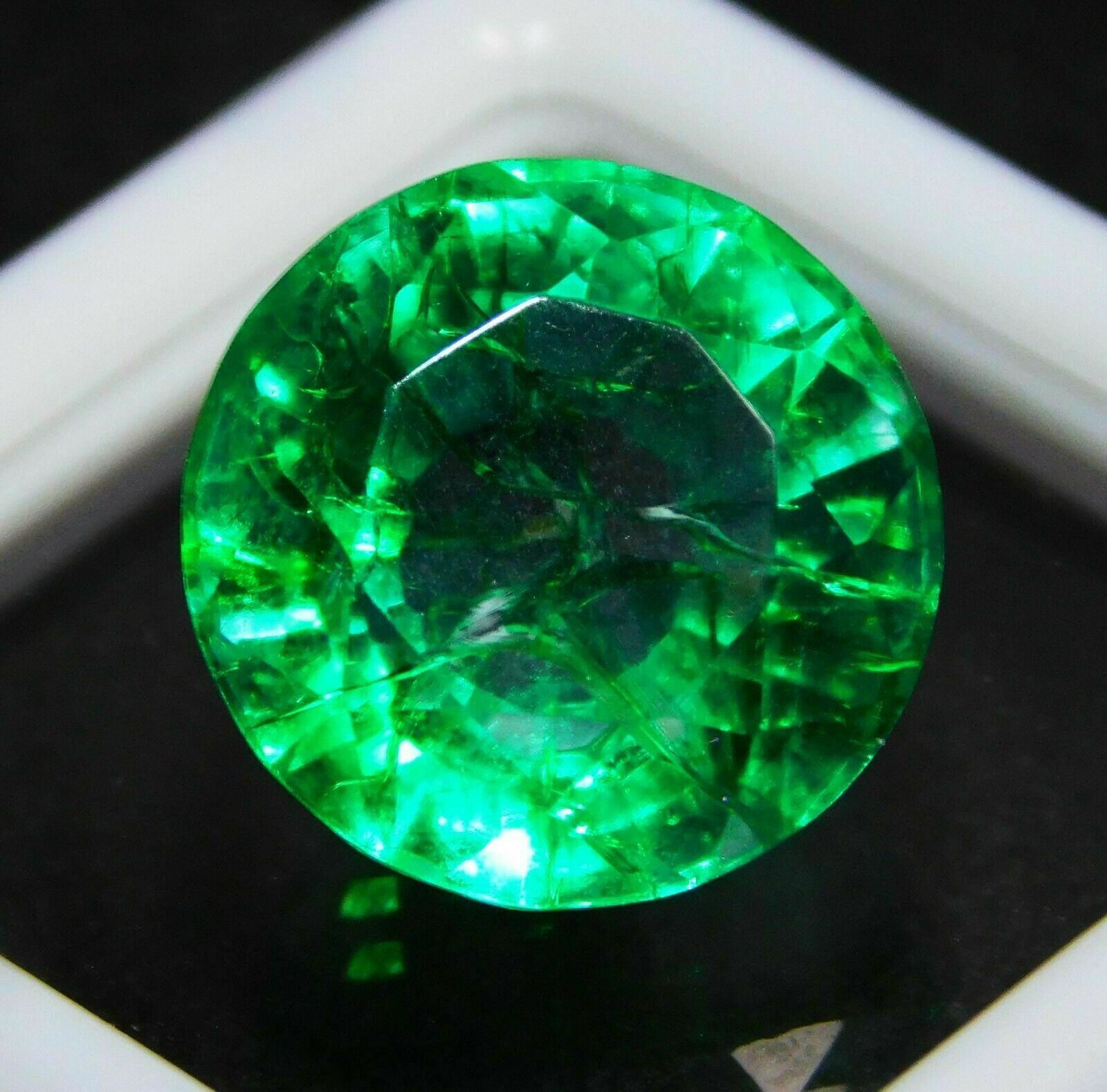 Natural Certified Round Shape 8 Ct Zambian Emerald Loose Gemstone